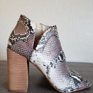 Vince Camuto Fedrilla Snake Embossed Leather Peep Toe Heeled Booties Women's 8.5